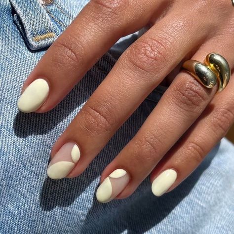 No Tip Nail Ideas, Cool Nails 2024, Summer Europe Nails, Soft Summer Nails, Flowers Nails Design, Minimalist Nail Design, Summer Spring Nails, Spring Nail Inspiration, Paintbox Nails