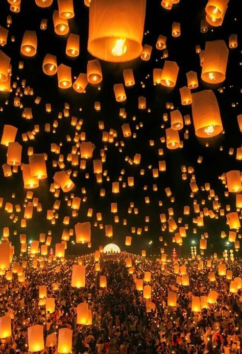 Chinese Light Festival, Lantern Festival Aesthetic, Outdoor Pavilion Ideas, Lanterns Aesthetic, Lamp Festival, Lantern Aesthetic, Pavilion Ideas, Tangled Lanterns, Rice Lights