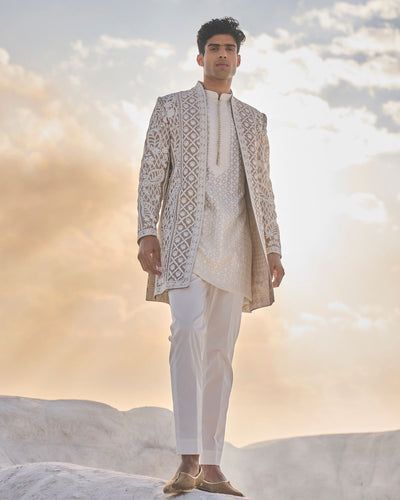 Sangeet Outfit For Men, Open Sherwani, Indo Western Outfits For Men, Traditional Indian Mens Clothing, Engagement Dress For Men, Indian Menswear, Indian Wedding Suits Men, Grooms Outfit, Mens Ethnic Wear