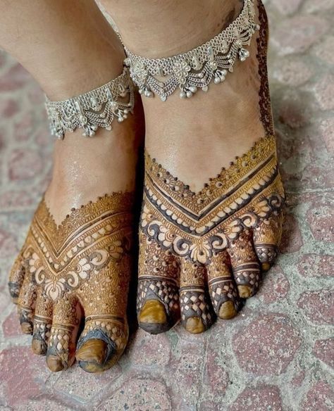 #FootMehndi #HennaArt #MehndiDesigns #MehndiLove #BridalMehndi #HennaDesign #TraditionalMehndi #MehndiArt #FootHenna #MehndiForFeet #IndianBride #HennaTattoos #WeddingHenna #MehndiInspiration Feet Henna Design, Leg Mehendi Design, Feet Henna, 1000 Subscribers, Leg Mehndi, Foot Henna, मेहंदी डिजाइन, Legs Mehndi Design, Simple Mehndi Designs Fingers