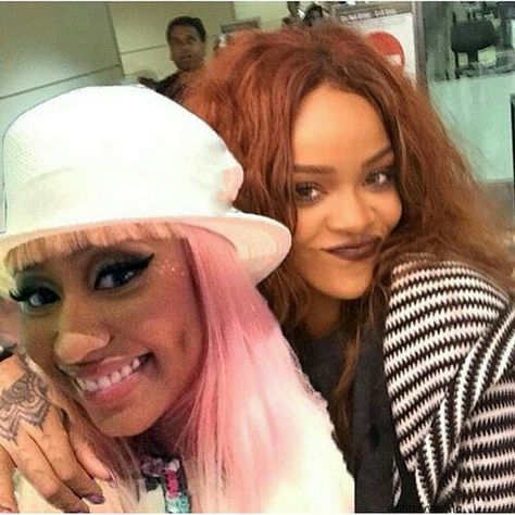 Nicki minaj & Rihanna Old Nicki Minaj, Rihanna Nicki Minaj, Onika Maraj, Ashley Jackson, Nicki Minaj Barbie, Nikki Minaj, Mode Rihanna, Nicki Minaj Photos, Nicki Minaj Pictures