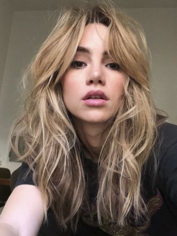 Overgrown Curtain Bangs, Messy Waves Hair, Messy Waves, Waves Hair, Blonde Layers, Suki Waterhouse, Haircuts For Fine Hair, Cut My Hair, Volume Hair