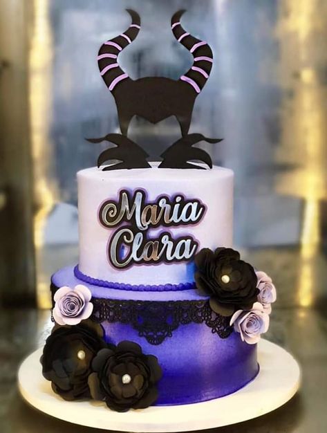 Maleficent Cake, Halloween Birthday Cakes, 50th Birthday Decorations, Crazy Cakes, Halloween Birthday, Birthday Photoshoot, 50th Birthday, Birthday Decorations, Birthday Cake