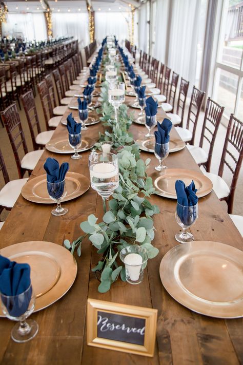 Navy Blue And Copper Wedding Table Settings, Formal Table Setting Decor, Blue Wedding Table Settings, Wedding Table Settings Blue, Wedding Table Layout, Navy Blue Wedding Decorations, Blue Table Decorations, Chic Wedding Table, Navy Blue Table Runner