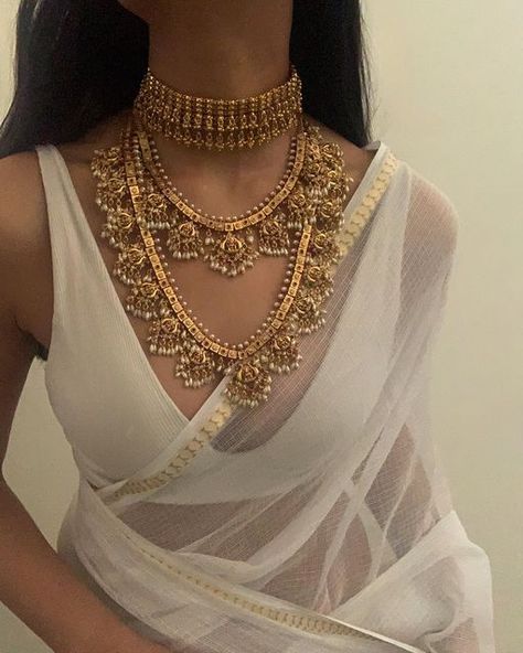 South Asian Aesthetic, Indian Bridal Jewelry Sets, White Saree, Indian Dresses Traditional, Foto Baby, Indian Jewellery Design, Indian Jewelry Sets, South Indian Jewellery, Desi Wedding