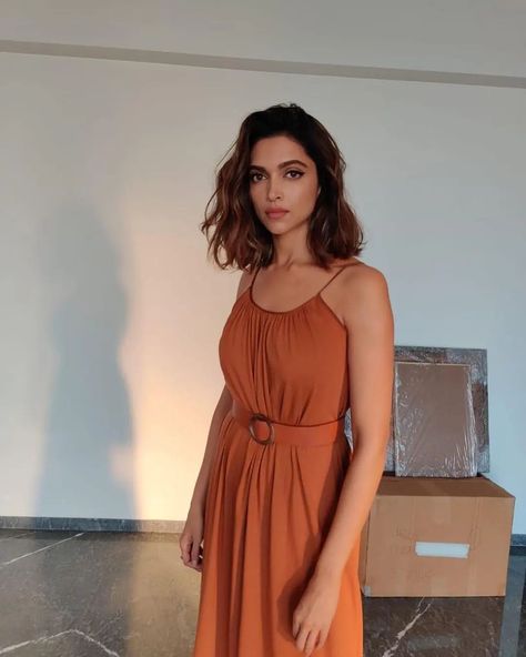 Deepika Padukone Hair, Office Outfits Women Casual, Comfy Summer Outfits, Comfy Outfits Winter, Cute Outfits With Leggings, Bob Hairstyles For Thick, Womens Fashion Casual Fall, Womens Fashion Casual Winter, Cotton Kurti Designs