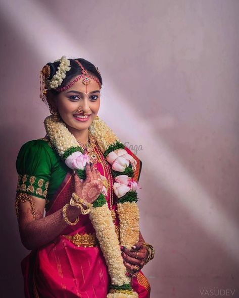 Traditional Tamil Iyengar Hairstyles AKA Andal Kondai We Spotted Brides In! | ShaadiSaga Iyengar Bride, Andal Kondai, Godha Devi, Iyengar Wedding, Madisar Saree, Heavy Jewelry, Reception Saree, Indian Travel, Indian Wedding Bride