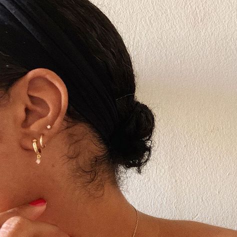 What are these little nape of the neck hairs called? Do we call this baby hair too? If so, how do you slick it down? Or is this my kitchen?… Fast Hair, Fast Hairstyles, Nape Of Neck, Spectrum Disorder, Curly Bob Hairstyles, Baby Hair, My Kitchen, Behind Ear Tattoo, Baby Hairstyles