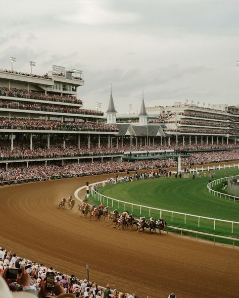 Race Horse Aesthetic, Horse Racing Photography, Horse Racing Aesthetic, Kentucky Derby Aesthetic, Rare Aesthetics, Malfoy Manor, Witch Life, Swamp Witch, Race Photography