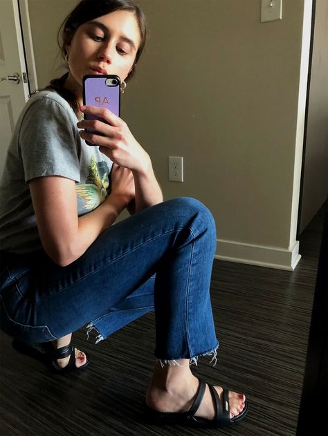 My Boss Made Me Wear Wedge-Heel Crocs, and I Actually Didn't Hate It https://www.whowhatwear.com/high-heel-crocs-review Crocs Wedges Outfit, Denim Crocs, High Heel Crocs, Accessories Street Style, Crocs Wedges, Wedges Outfit, Heels Kitten, Shoe Trend, Sneaker Trend