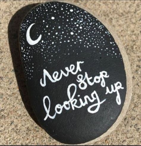 22 Inspiring Painted Rocks Quotes Could Be Costing to More Than You Think | Home Ideas | ARA HOME Boyfriend Canvas, Inspirational Rocks, Beginners Painting, Canvas Aesthetic, Diy Rock Art, Rock Painting Ideas, Stone Art Painting, Trippy Painting, Chalk Painting