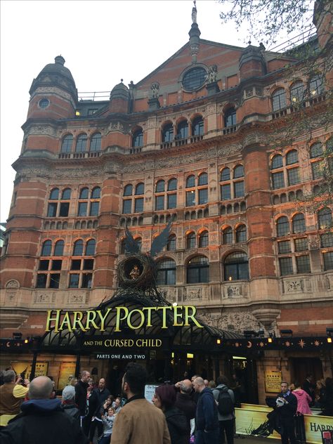 The Cursed Child, Harry Porter, Theatre London, Cinema Theatre, Cursed Child, Palace, Porter, Harry Potter, Louvre