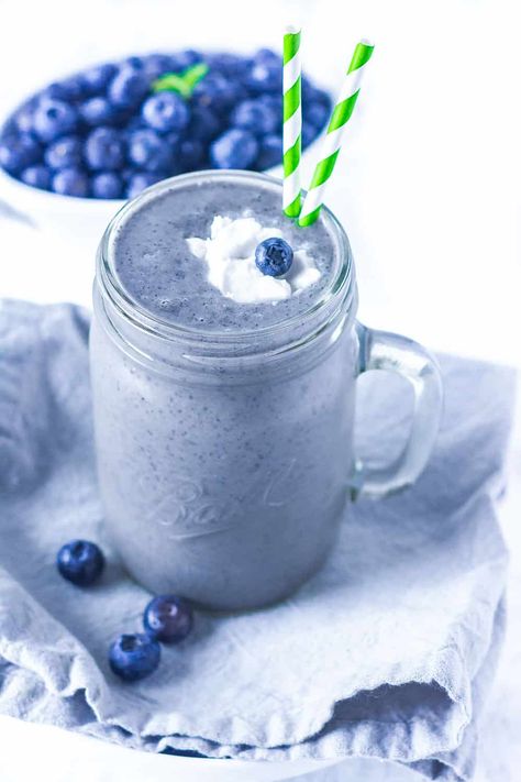 Blueberry Banana Smoothie - Healthier Steps Smoothies Blueberry, Blueberry Shake, Blue Smoothie, Banana Smoothie Healthy, Chocolate Banana Smoothie, Smoothie Breakfast, Toddler Foods, Recipes Smoothies, Blueberry Banana Smoothie