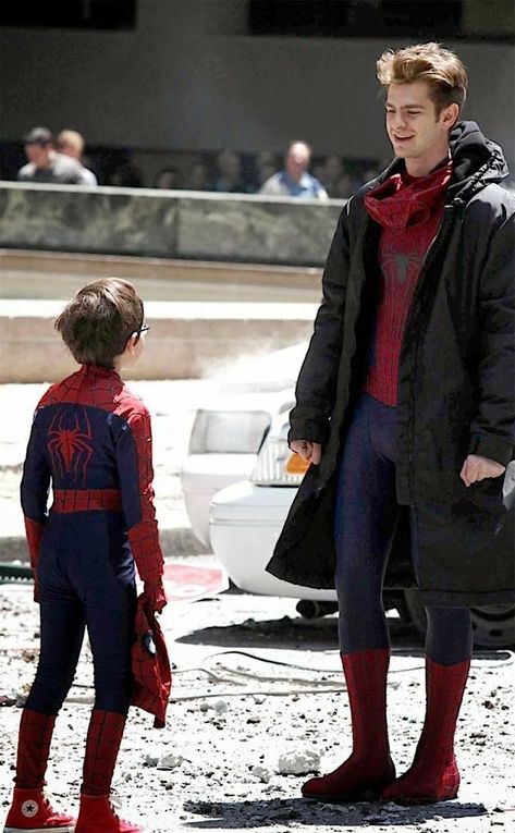 Tobby Maguire, Andrew Garfield Tom Holland, Peter Parker Andrew Garfield, Spiderman Andrew, Spiderman Outfit, Andrew Garfield Spiderman, Garfield Spiderman, Spider Man 3, Bug Boy