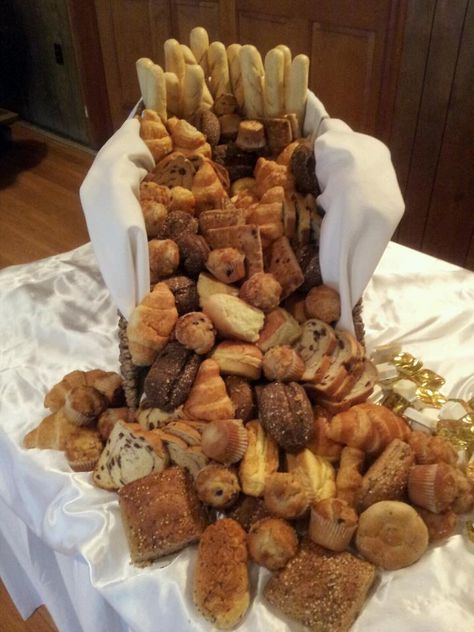 Beautiful Bread Basket  Assorted breads  Tyler/Dinterman Wedding Bread Basket Display Buffet, Assorted Bread Basket, Wedding Bread Table Ideas, Serving Bread Presentation, Bread Themed Party, Bread Table Wedding, Bread Display Ideas Buffet, Bread Centerpiece Wedding, Bread Table Ideas