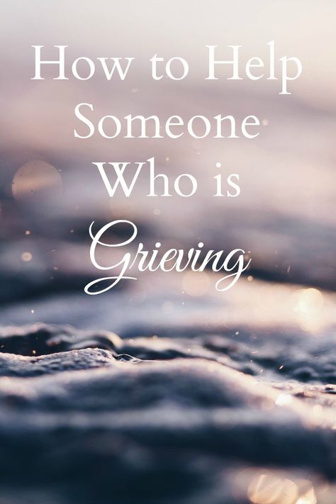 Losing someone you love can be one of the saddest and loneliest times in someone's life. Here are a few ways you can help someone who is grieving. How To Comfort Someone, Dealing With Loss, Sympathy Messages, When Someone Dies, Coping With Loss, Losing Someone, Emotional Support, Love Can, Fit Mom