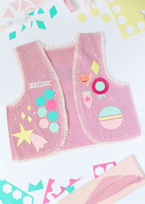 DIY Rainbow Scout Vests Diy Vest, Snail Craft, Diy Preschool, Kids Workshop, Handmade Charlotte, Diy Rainbow, Fun Arts And Crafts, Crafty Kids, Crafts For Girls