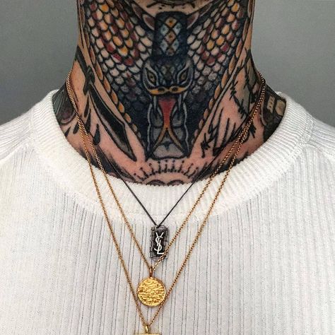 OLD SCHOOL TATTOO on Instagram: “By @joel_soos #oldworkers #oldschooltattoo #oldschool #oldschoolink #traditionaltattoo #traditionalink #traditionaltattooflash…” Traditional Tattoo Neck, Old School Ink, Throat Tattoo, Tattoo Old School, Old School Fashion, Neck Tattoo For Guys, Neck Tattoos, Traditional Ink, Classic Tattoo