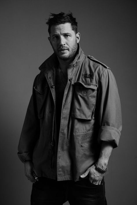 Tom Hardy: The Unseen Pictures From Our January Cover Shoot Tom Hardy Images, Edward Thomas Hardy, Britania Raya, Tom Hardy Photos, Esquire Uk, Greg Williams, Joseph Gordon Levitt, Homeschool Kids, Esquire Magazine