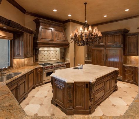 kitchen 6 Car Garage, Royal Kitchen, Garage Guest House, Small Kitchen Design, Dream Life House, Dream Kitchens Design, Tuscan Kitchen, Tuscan House, Mansion Interior