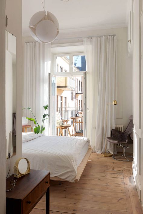 Ikea Small Apartment, Copenhagen Interior Design, Small Parisian Apartment, Parisian Style Apartment, European Apartment, Italian Apartment, Copenhagen Apartment, European Bedroom, Swedish Homes