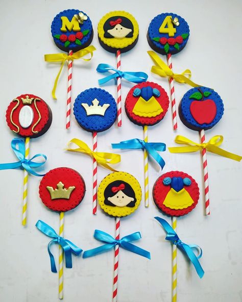 White Birthday Theme, Snow White Birthday, Birthday Theme, Candy Bar, Aurora, Snow White, Sugar Cookie, Candy, Disney