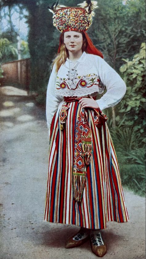 Traditonal detail and bright colouring of an Estonian brides headress and clothing. Picture taken from the book People of all Nations. Finish Traditional Clothing, Estonian Folk Costume, Estonian Traditional Clothing, Traditional European Clothing, Estonian Culture, Estonian Clothing, Junk Kouture, Character Challenge, Europe Culture