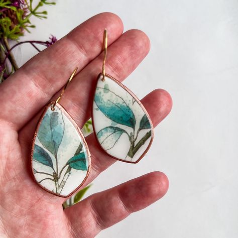 Hand Painted Artsy Polymer Clay Jewelry, Artsy Polymer Clay Dangle Jewelry, Decoupage Polymer Clay Earrings, Hand Painted Flower Polymer Clay Jewelry, Artisan Hand-painted Clay Jewelry, Artistic Polymer Clay Pendant Jewelry, Circular Art, Porcelain Earrings, Broken China Jewelry