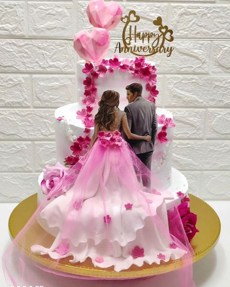 Anniversary Couple Cake Design, Anniversary Cake For Couple, Pink Anniversary Cake, Rokafied Cake, Couple Cake Anniversary, Marriage Anniversary Cake Design, Roka Cake Designs, First Anniversary Cake Ideas, Cake For Anniversary Couple