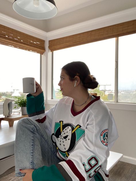 Hockey Shirt Outfit, Jersey Outfits, Ducks Hockey, Mighty Ducks, Jeans Outfit Women, Nfl Jersey, Hockey Shirts, Duck Cloth, Jersey Outfit