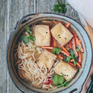 Instant Pot Ramen Instant Pot Ramen, Veggie Noodle Soup, Tofu Ramen, Food Monster, Vegan Instant Pot, Ramen Noodle Recipes, Roasted Fennel, Vegan Ramen, Creamy Recipes