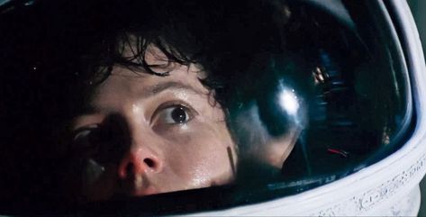 Alien Movie Stills, Alien 1979 Screencaps, The Batman Screencaps, Alien 1979 Aesthetic, Alien Movie Aesthetic, Alien Desktop Wallpaper, Nostromo Crew, Alien Ridley Scott, Film Screencaps