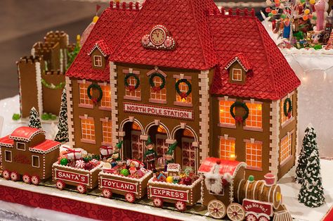 north pole station by raspberrytart, Gingerbread Train, Make A Gingerbread House, Gingerbread House Designs, All Things Gingerbread, Gingerbread House Cookies, Gingerbread Village, Mansion Designs, Cookie House, Gingerbread Decorations