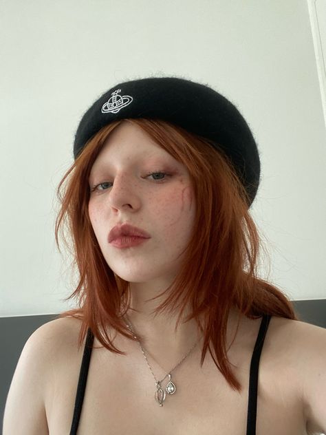 vivenne westwood beret ginger hair cut face Beret Hairstyles, Red Hair Brown Eyes, Red Eyebrows, Bleached Eyebrows, Ginger Models, Dead Hair, Blonde Streaks, Ginger Hair, Hair Cut