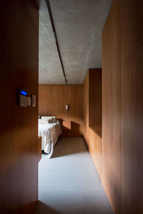 Gallery of House JS / Gianserra + Lima arquitectos - 10 Concrete And Wood Interior, Concrete Wood Interior, Contemporary Architecture Design, Concrete Block Walls, Concrete Ceiling, Concrete Walls, Exposed Concrete, Wood Interior, Concrete Wood