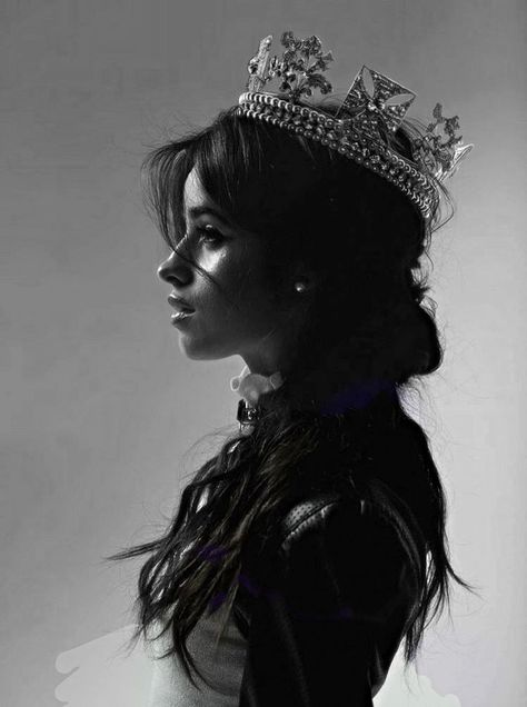 Camila Cabello Crown Aesthetic, Foto Portrait, Dark Queen, Queen Aesthetic, Royalty Aesthetic, Fantasy Photography, Lauren Jauregui, Princess Aesthetic, Fifth Harmony