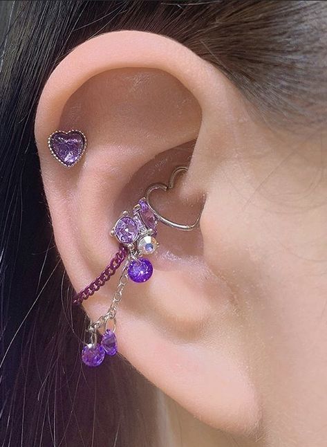 Purple Ear Piercings, Scaramouche Tattoo, Rhino Piercing, Pretty Plugs, Black Memes, Piercing Inspo, Pretty Ear Piercings, Jewelry Piercing, Jewelry Purple