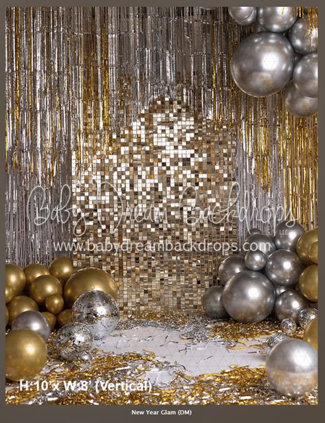 Silver And Gold Disco Party, Gold Backdrop Photoshoot, Great Gatsby Backdrop, Outdoor Decorations Ideas, 31st Night, New Year's Eve Backdrop, New Year Backdrop, 18th Birthday Party Themes, Disco Birthday Party