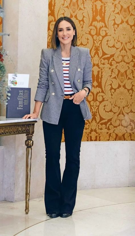 Tamara Falco Style, Olivia Palermo, Work Clothes, Winter Looks, Outfits Ideas, Outfits Casuales, Work Outfit, Burberry, Ootd