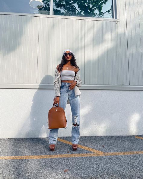 Baggy Jeans And Platform Sandals, Brown Platform Sandals Outfit, Summer Style Brown Shoulder Bag, Brown Platform Sandals For Beach, Motel Rocks Brown Jeans, Platform Sandals Outfit, Brown Platform Sandals, Michael Kors Sandals, Sandals Outfit