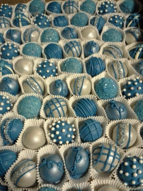 Blue and silver cake balls for a Cinderella party Blue And Silver Cake, Cinderella Bridal Shower, Diamonds And Denim Party, Cinderella Sweet 16, Wedding Table Pink, Cinderella Theme, Cinderella Birthday Party, Decoration Patisserie, Disney Bridal Showers