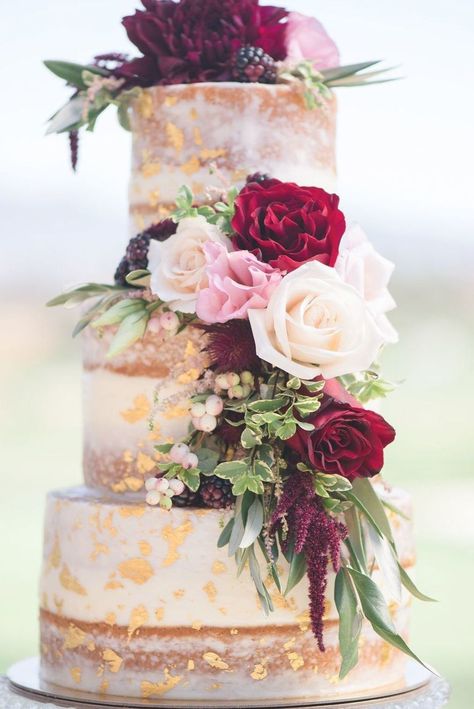 Blush Wedding Ideas, Burgundy Blush Wedding, Wedding Table Pink, Vintage Pasta, Burgundy Wedding Cake, Blush Wedding Cakes, Burgundy And Blush Wedding, Wedding Cake Roses, Wedding Cake Ideas