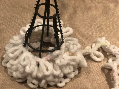 Finger knit a magical White Christmas Yarn diy . Dollar tree Christmas upcycle home decor DIY .Chunky yarn hand knit Christmas Tree Dollar Tree, Chunky Yarn Christmas, Christmas Upcycle, Upcycle Home Decor, Upcycle Home, Loopy Yarn, Finger Knit, Yarn Trees, Dollar Store Christmas Crafts