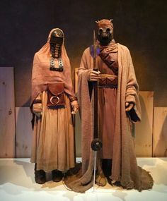 Female Tusken Raider Costume . Tusken Raider Costume, Star Wars Exhibition, Mace Windu Lightsaber, Lucas Museum, Tusken Raider, Mace Windu, Anakin And Padme, Star Wars Diy, Attack Of The Clones