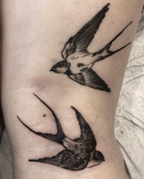 Knee Ditch Tattoo, Swallows Tattoo, Swallow Bird Tattoos, Bird Tattoos, Swallow Tattoo, O Tattoo, Neck Tattoo For Guys, Swallow Bird, Knee Tattoo