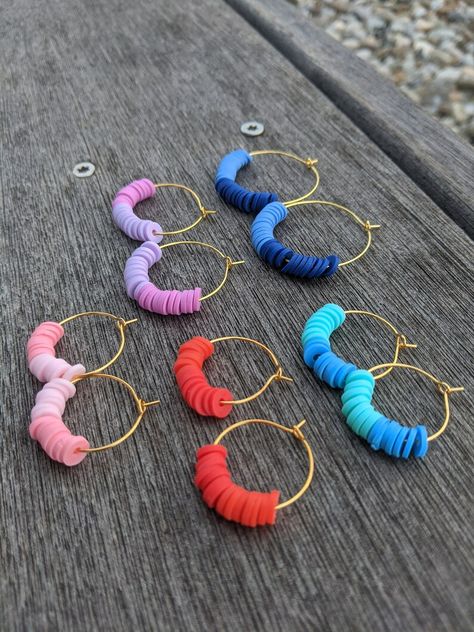 Polymer Clay Earrings Loop, Earrings With Clay, Hoop Earrings Diy, قلادات متدلية, Clay Bracelets, Crochet Beaded Necklace, Beaded Jewelry Earrings, Beaded Earrings Tutorials, Beaded Earrings Diy