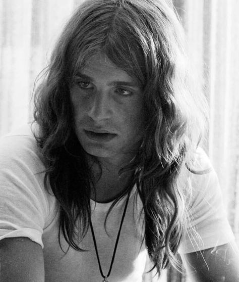 Ozzy Osbourne in his younger days. London, England, 1972 Ozzy Osbourne Young, Ozzy Osbourne Black Sabbath, Glam Metal, Ozzy Osbourne, Heavy Metal Bands, Rock Legends, Black Sabbath, Metal Music, The Godfather