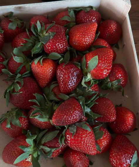 Danish Girl Aesthetic, Summer Baking Recipes, Colorado Food, Kylie Francis, Summer Baking, Fruit Art, Food Diary, Summer Picnic, Pretty Food