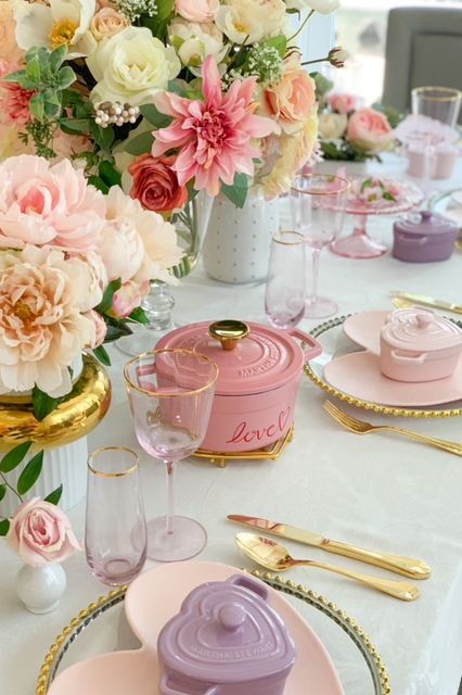 Galentines Tablescape, Martha Stewart Home, All Things Pink, Valentines Day Food, Setting Ideas, Pink House, Entertaining Essentials, Valentines Day Treats, Home Goods Decor