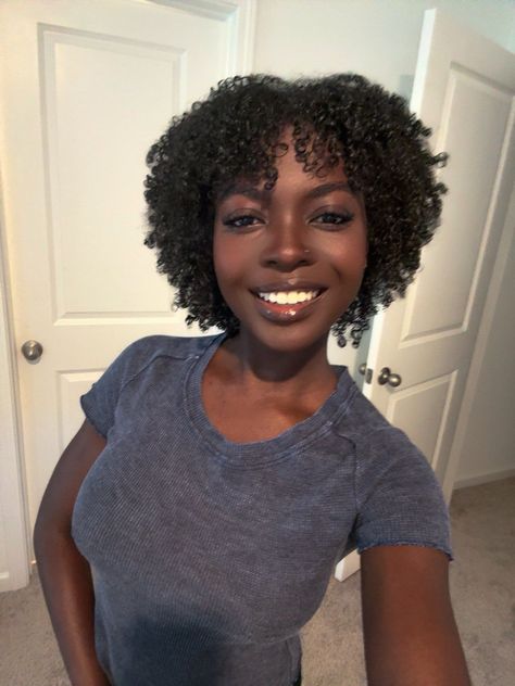 Coily Hair Short, School Baddie, 4a Natural Hair, Short Curly Afro, Short Hair Twist Styles, Vintage Hairstyles Tutorial, Curly Fro, 4a Hair, 3c Hair